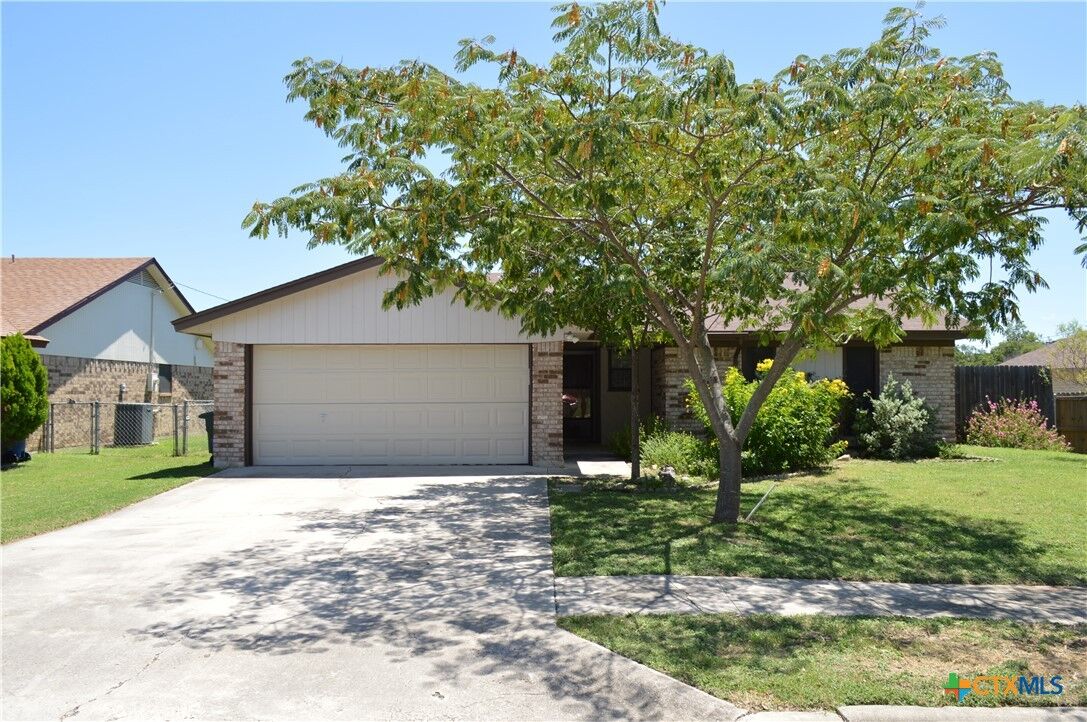 Property Photo: 1404 Rob Lane TX 76522