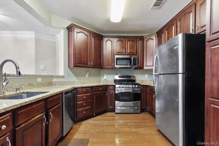 Property Photo:  612 Saratoga Lane  NY 12524 