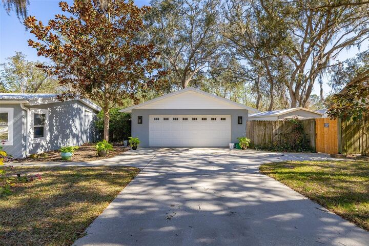 Property Photo:  204 Doe Drive  FL 33837 