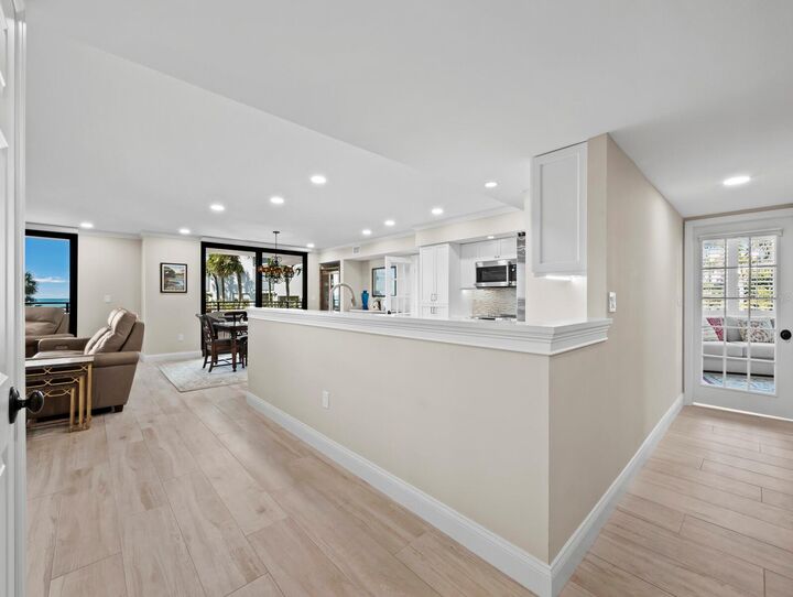 Property Photo:  1485 Gulf Of Mexico Drive 110  FL 34228 