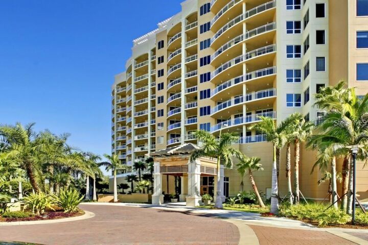 Property Photo:  1300 Benjamin Franklin Drive 809  FL 34236 