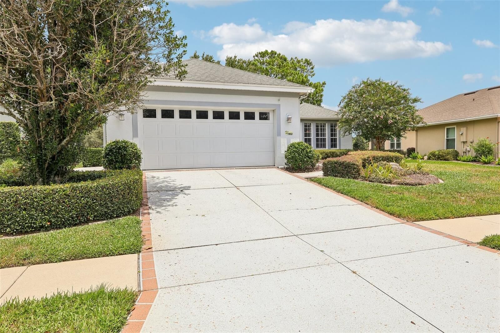 Property Photo:  8013 Pine Hollow Drive  FL 32757 