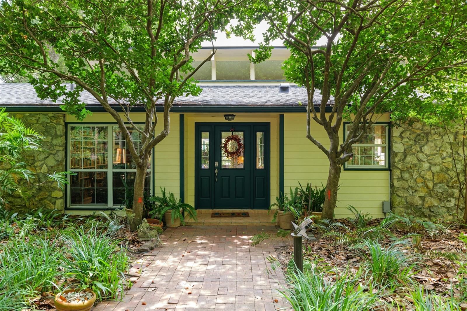 Property Photo: 12832 SW 14th Avenue FL 32669