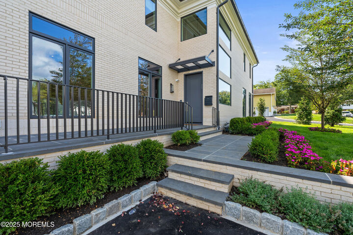 Property Photo:  889 Red Oaks Drive  NJ 07740 