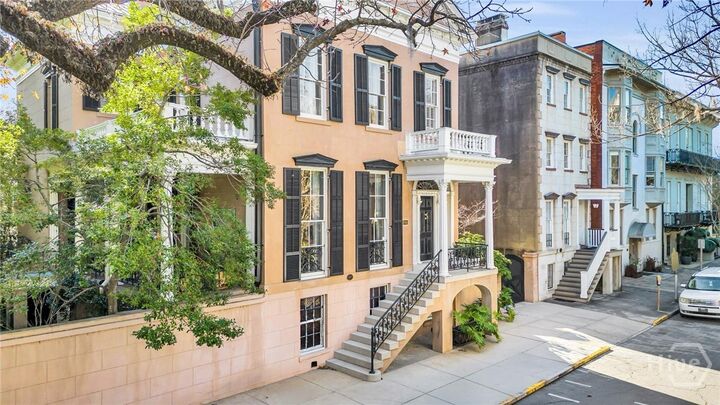 Property Photo:  211 E Charlton Street  GA 31401 