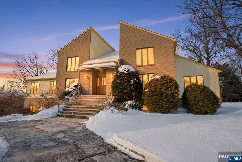 Property Photo:  32 Sylvan Drive  NJ 07058 