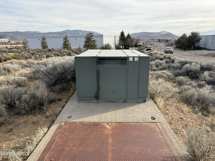 Property Photo: 3472-2 E Arrowhead Drive NV 89706