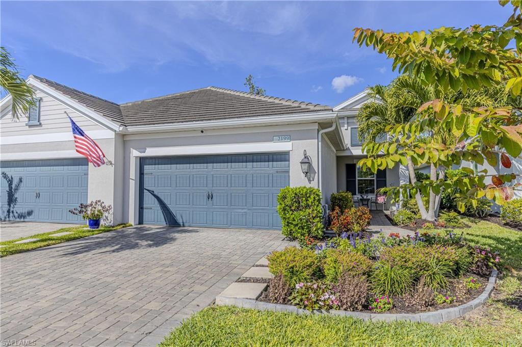 Property Photo:  2199 Marquesa Cir  FL 34112 