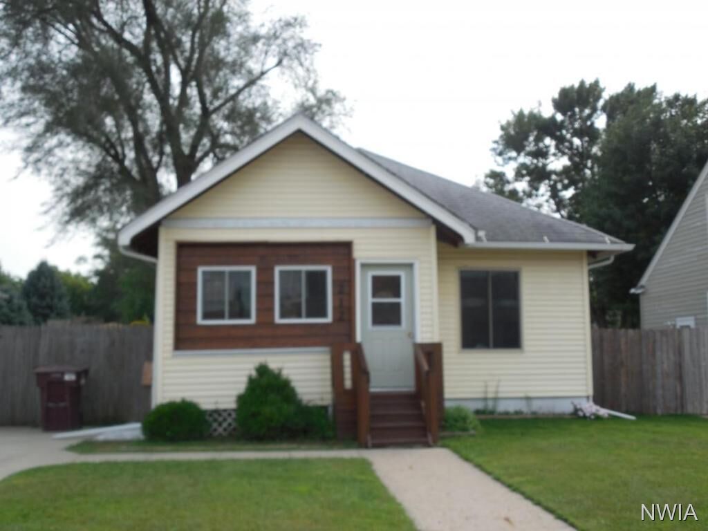 Property Photo:  212 E 22nd Street  NE 68776 