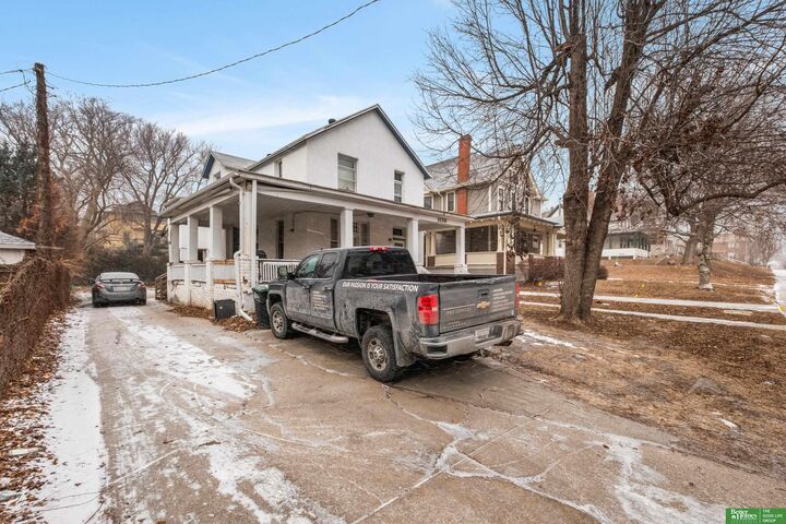 Property Photo:  1138 S 30th Avenue  NE 68105 