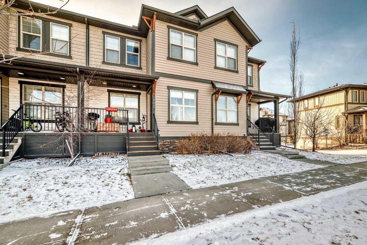 32 Horseshoe Crescent 102 — photo 1