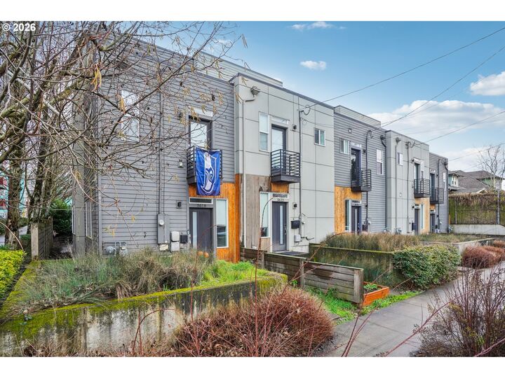 Property Photo:  3626 SE 27th Ave  OR 97202 