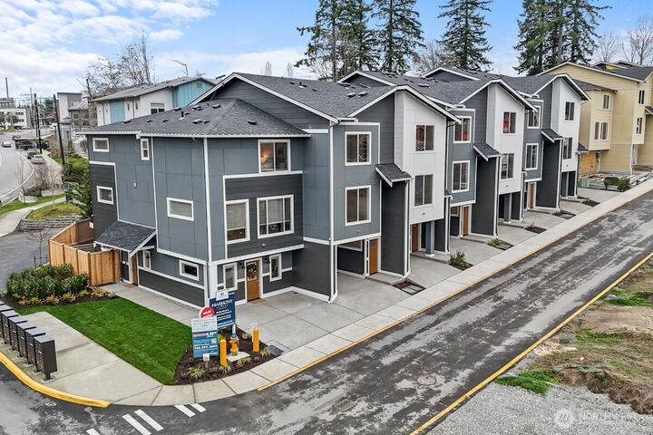 Property Photo:  16823  Alder Way G8  WA 98037 