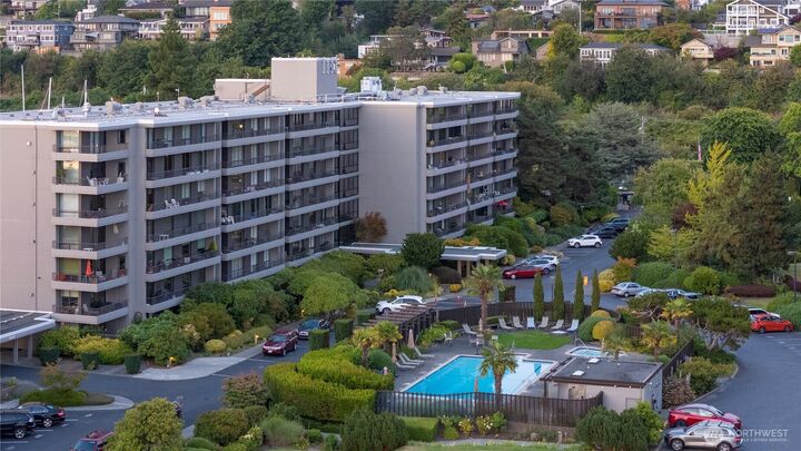 Property Photo:  6535  Seaview Avenue NW 510B  WA 98117 