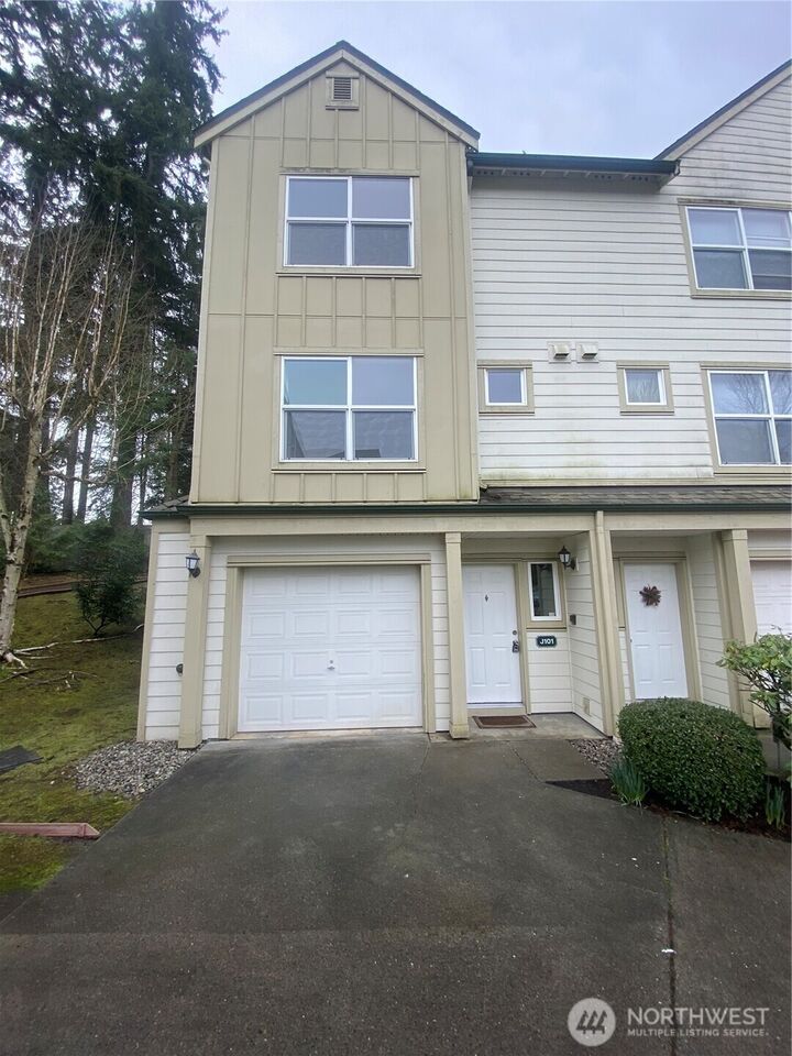 Property Photo:  1600  121st Street SE J101  WA 98208 