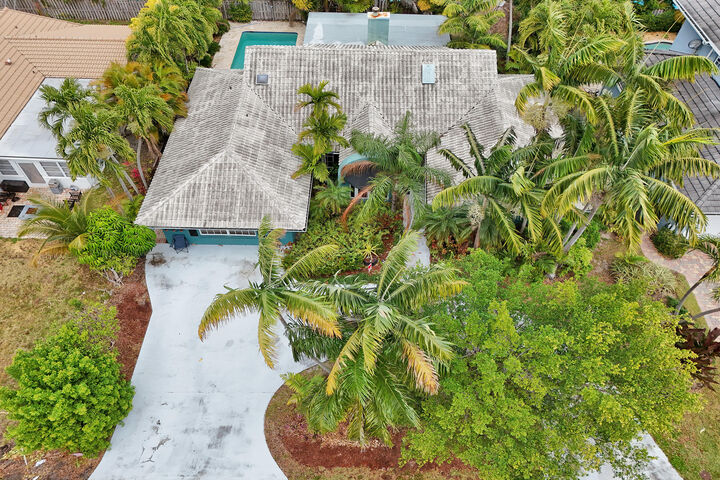 Property Photo: 2831 NE 34th Court FL 33064