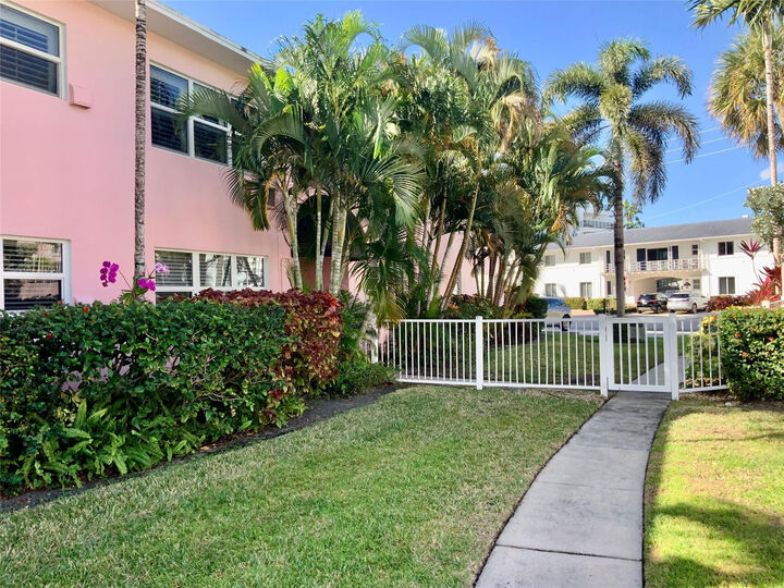 Property Photo:  700 Bayshore Drive 11  FL 33304 