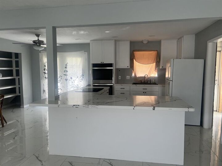 Property Photo:  775 W Herring St.  TX 77659 