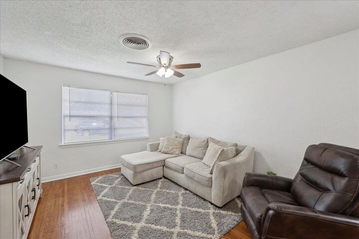 Property Photo:  253 Hampton Lane  TX 77707 