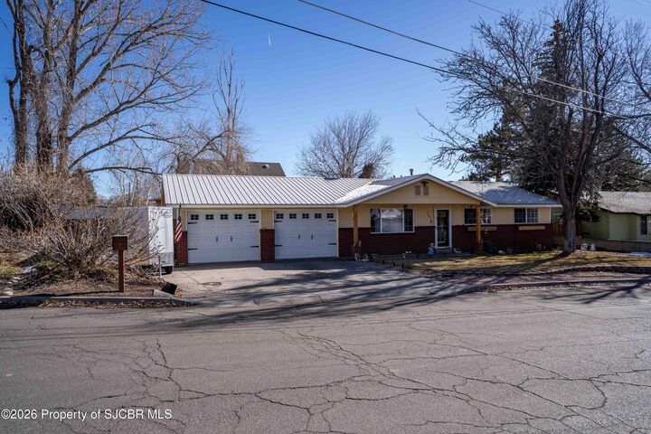 Property Photo:  2418 Avery Lane  NM 87402 
