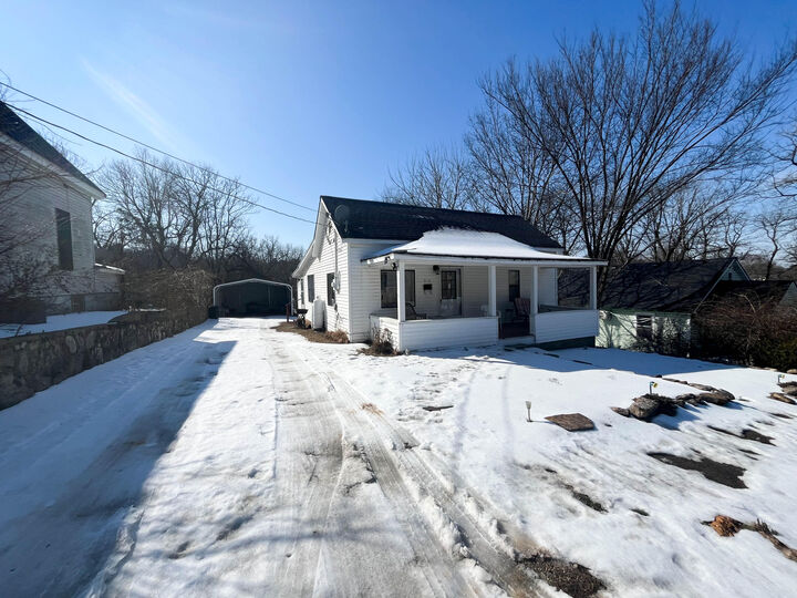Property Photo:  313 N 3rd Street  MO 65791 