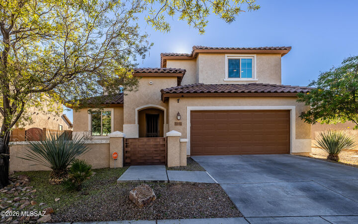 Property Photo:  5846 S Clonmellon Avenue  AZ 85747 