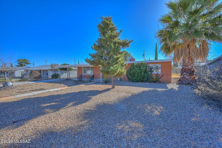 Property Photo:  100 E Freihage Drive  AZ 85635 