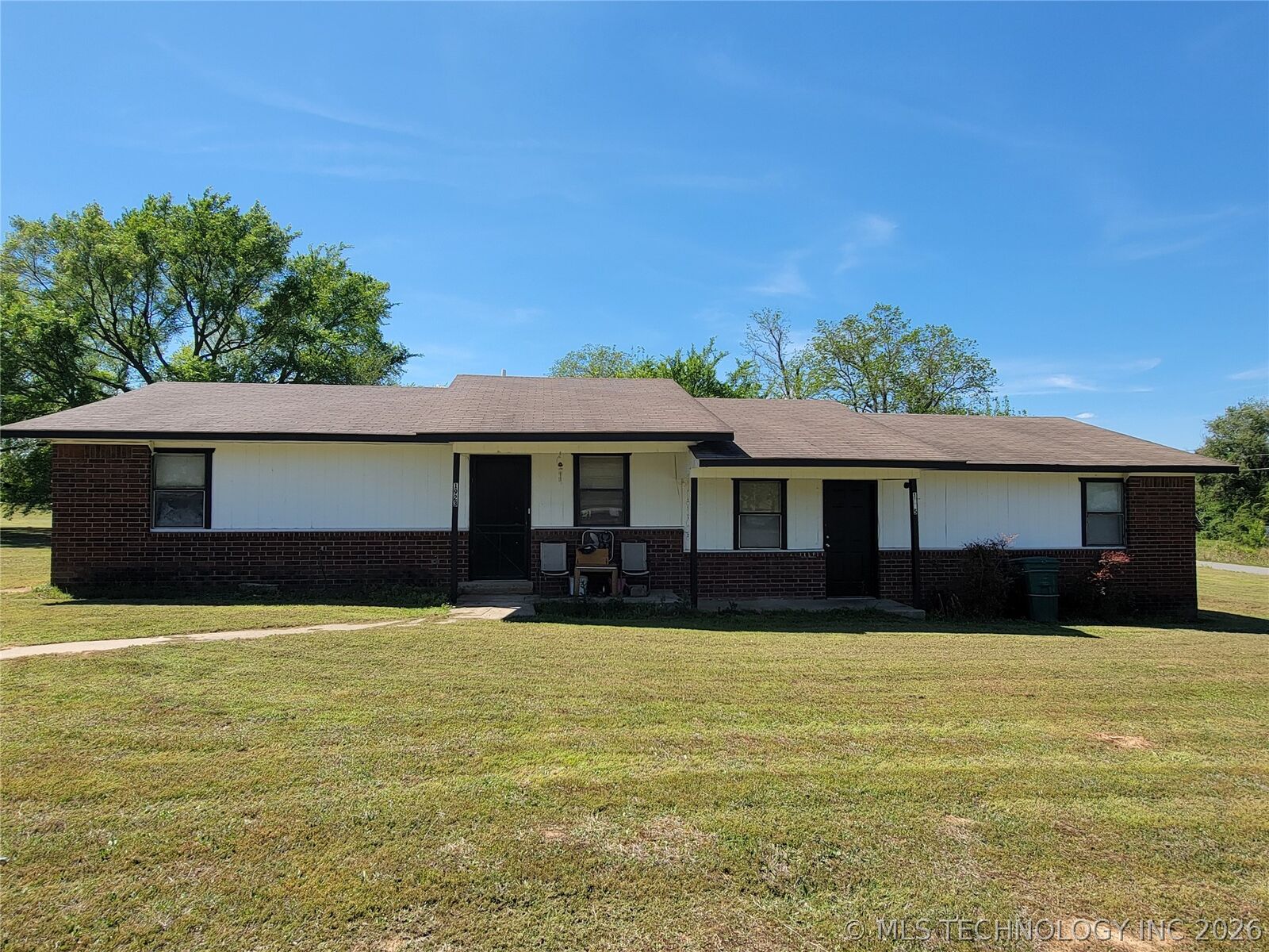 Property Photo: 1923 N Maple Street OK 74955