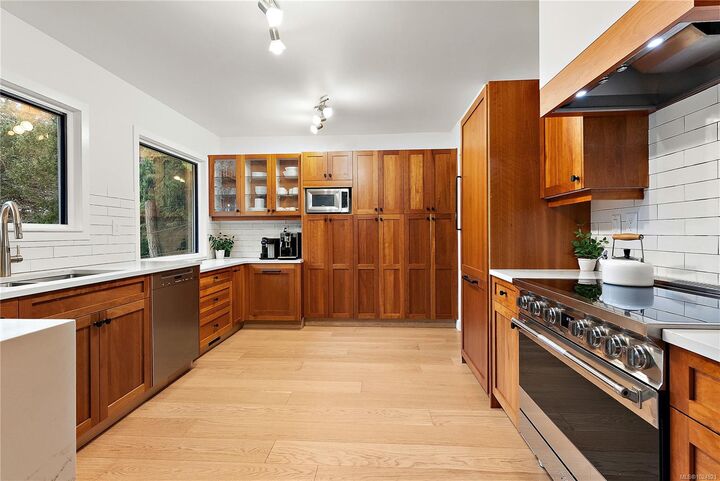 Property Photo:  1166 Cloake Hill Rd  BC V8L 5K2 