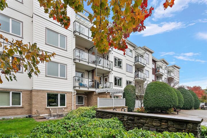 Photo de la propriété: 4394 West Saanich Rd 404 BC V8Z 0B5