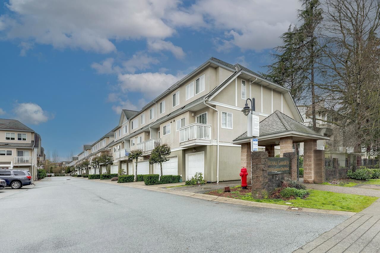 Property Photo: 7831 Garden City Road 14 BC V6Y 4A3