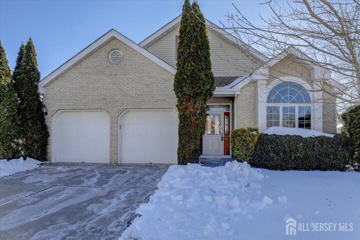 Property Photo:  11 Ramsey Way  NJ 08831 