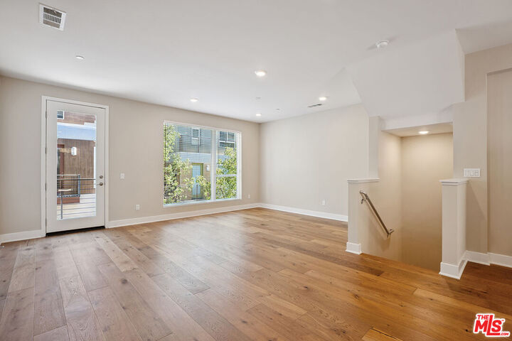 Property Photo:  6746 W Gill Way  CA 90068 