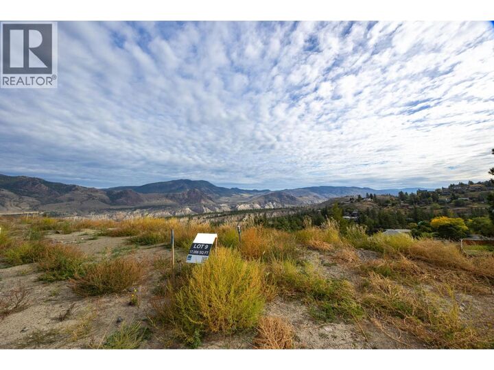 Property Photo:  1186 Crestwood Drive  BC V2H 5G8 