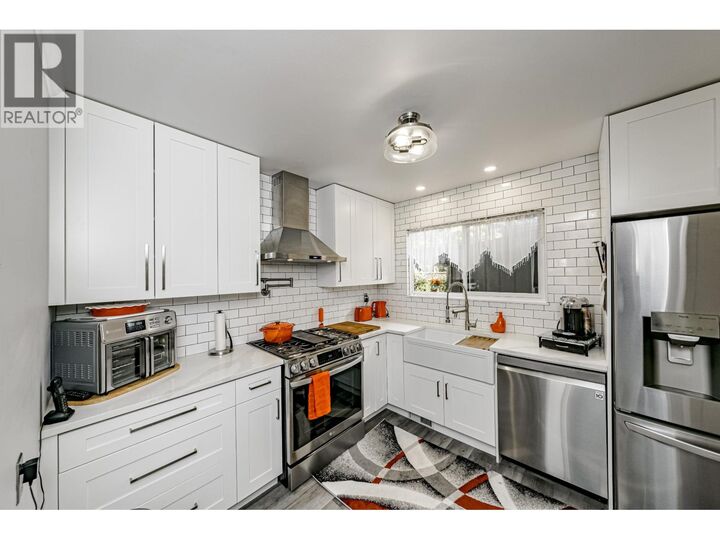 Property Photo: 3035 Ashbrook Place BC V3C 4A8