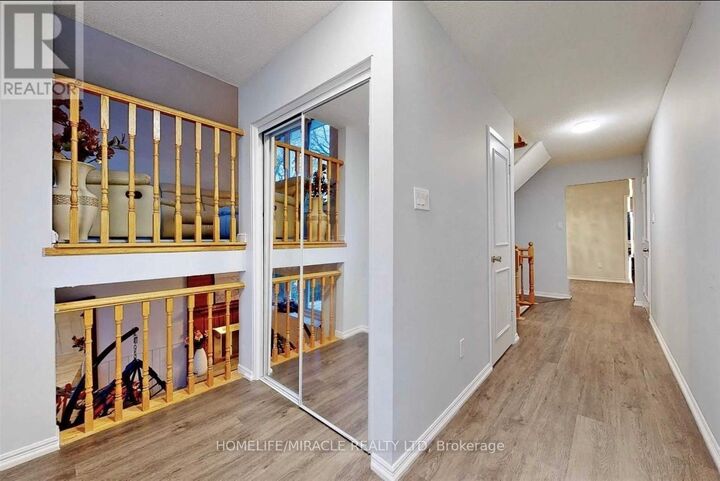 Property Photo: 22 Renfield Crescent ON L1P 1B4