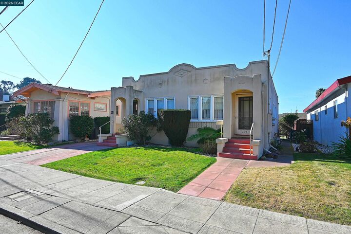 Property Photo:  209 Arroyo Ave  CA 94577 