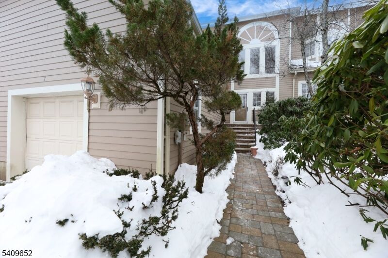 Property Photo:  7 Coniston Ct  NJ 07470 