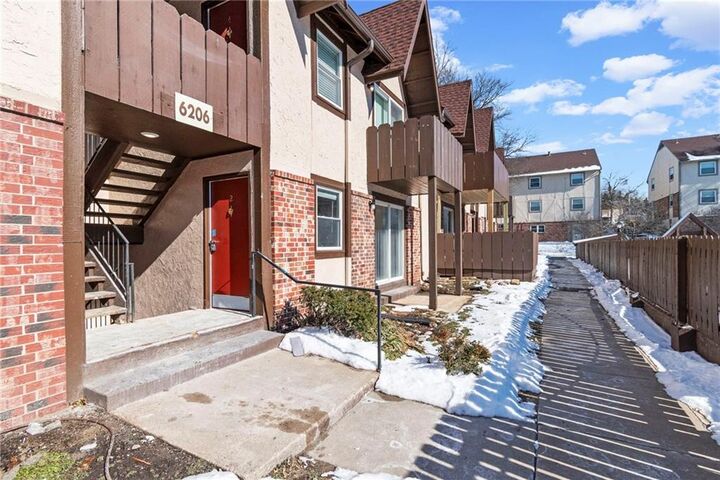 Property Photo:  6206 Robinson Street 4  KS 66202 