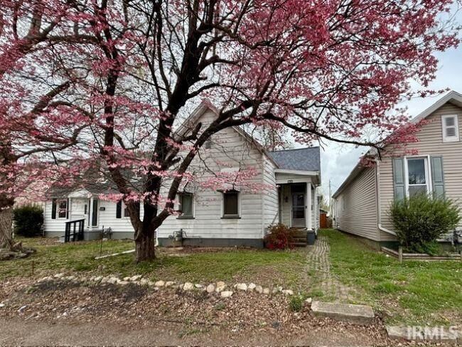Property Photo:  1107 S Evans Avenue  IN 47713 
