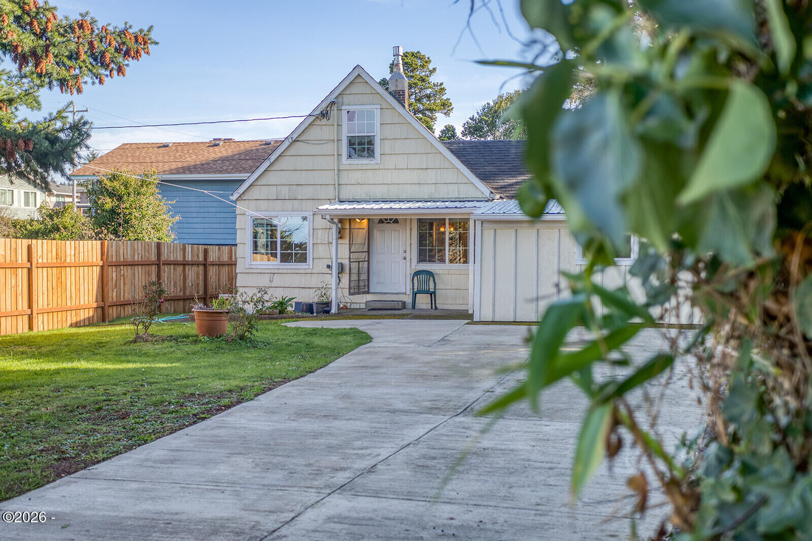 Property Photo:  338 NE Avery Street  OR 97365 