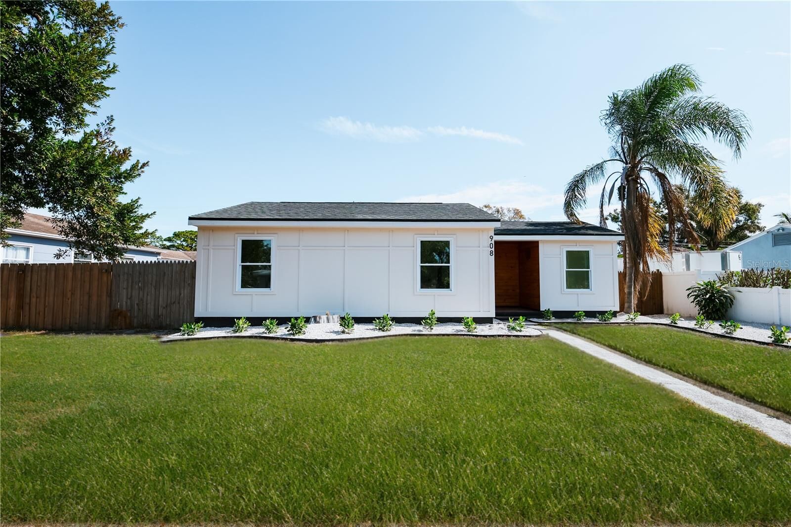 Property Photo:  908 61st Street S  FL 33707 