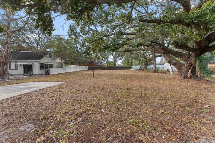 Property Photo:  503 Buckingham Avenue W  FL 34677 