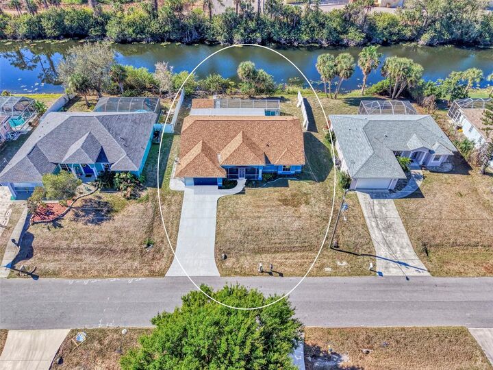 Property Photo: 4041 Barbary Lane FL 34287