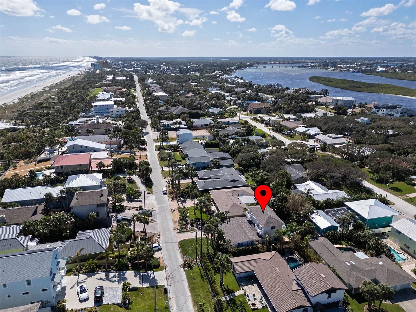 Property Photo: 1422 N Atlantic Avenue FL 32169