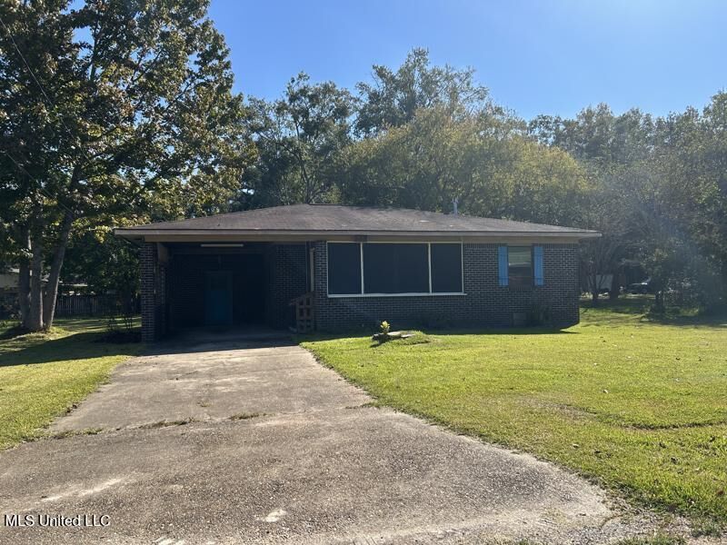 Property Photo: 3024 Ridgedale Road MS 39553