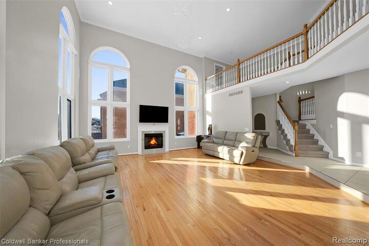 Property Photo:  43358 Chester Drive  MI 48314 4536 
