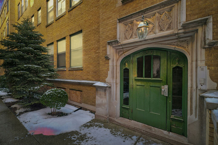 Property Photo:  7219 S Yates Boulevard 3A  IL 60649 