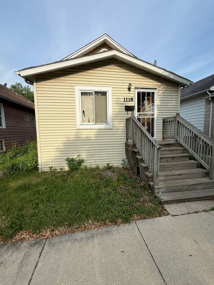 Property Photo:  1118 N Monitor Avenue  IL 60651 