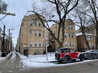 Property Photo:  6341 N Washtenaw Avenue Gw  IL 60659 